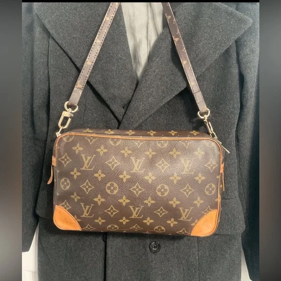 ✅AUTHENTIC COMPEIGNE CLUTCH LOUIS VUITTON - Picture 13 of 15